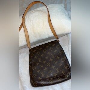 Authentic Louis Vuitton Musette Salsa crossbody or shoulder bag PM